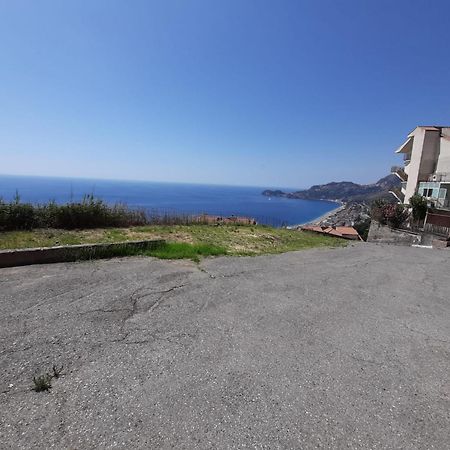 Nuova Casa Giulia Apartamento Letoianni Exterior foto
