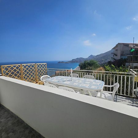 Nuova Casa Giulia Apartamento Letoianni Exterior foto