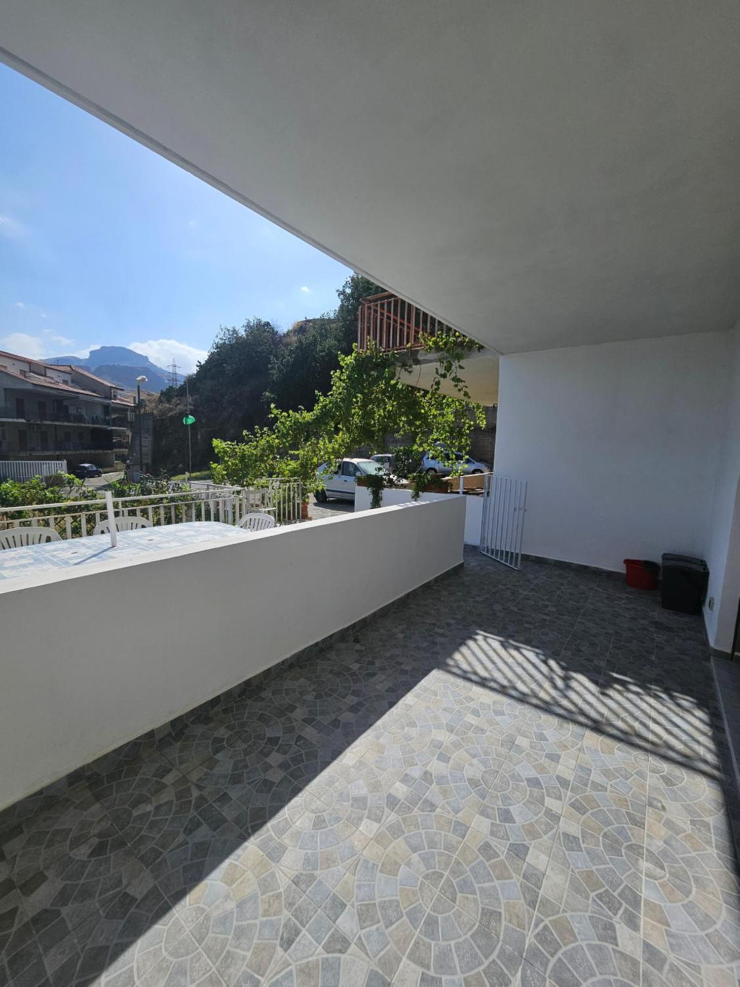 Nuova Casa Giulia Apartamento Letoianni Exterior foto