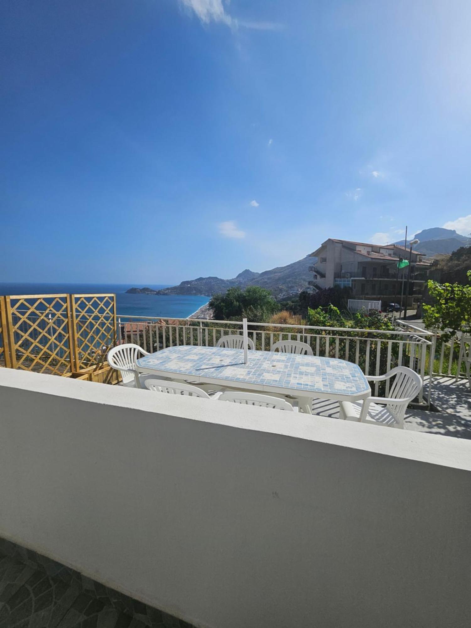 Nuova Casa Giulia Apartamento Letoianni Exterior foto